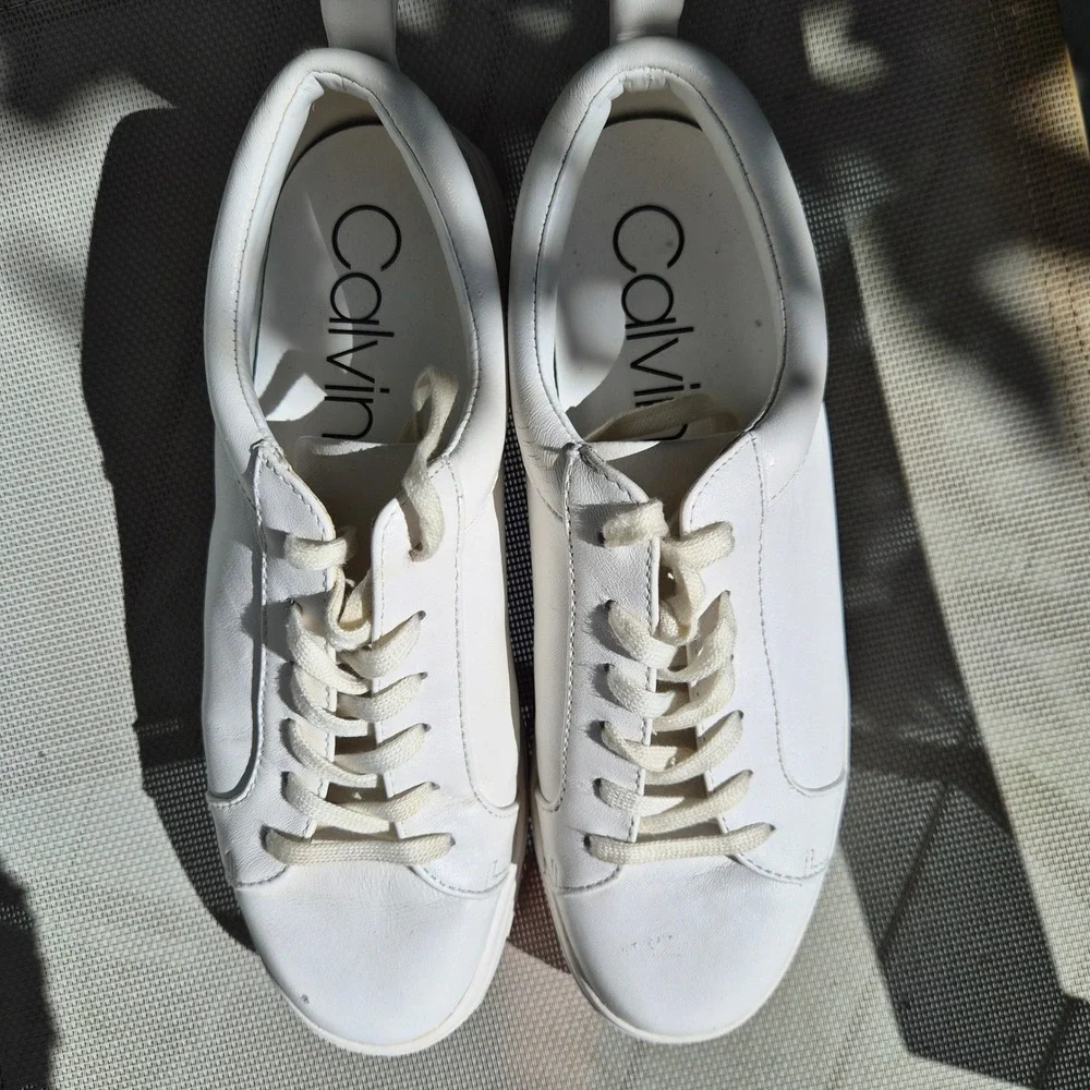 Calvin Klein White Leather Platform Sneakers Embossed Logo Low Top Y2K Preppy